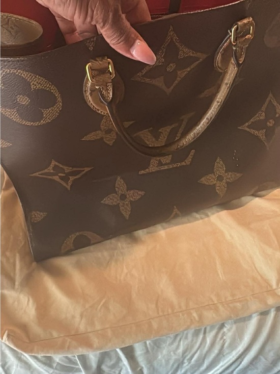 Louis Vuitton Handbags - Louis Vuitton OnTheGo GM Tote – Giant Monogram (Authentic)